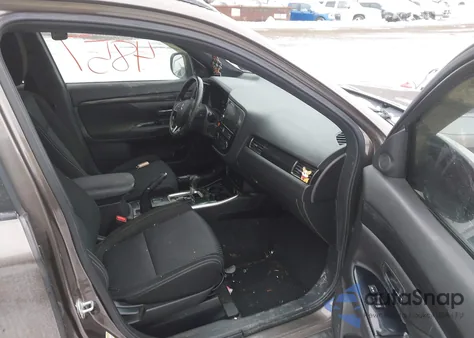 2018 Mitsubishi Outlander Le z USA, uszkodzony, nr VIN JA4AD3A36JZ028010